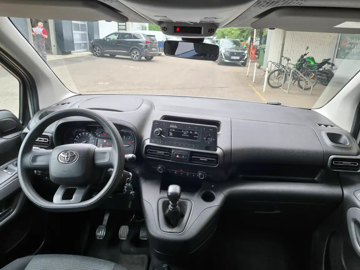 TOYOTA PROACE