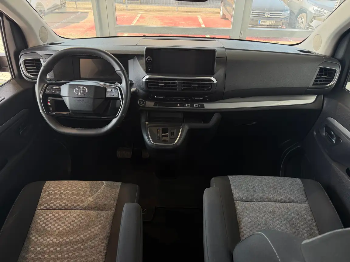 TOYOTA PROACE