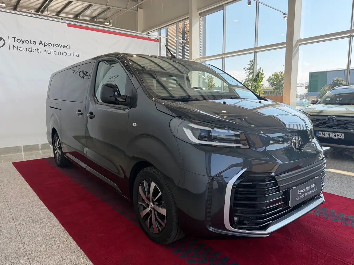 TOYOTA PROACE