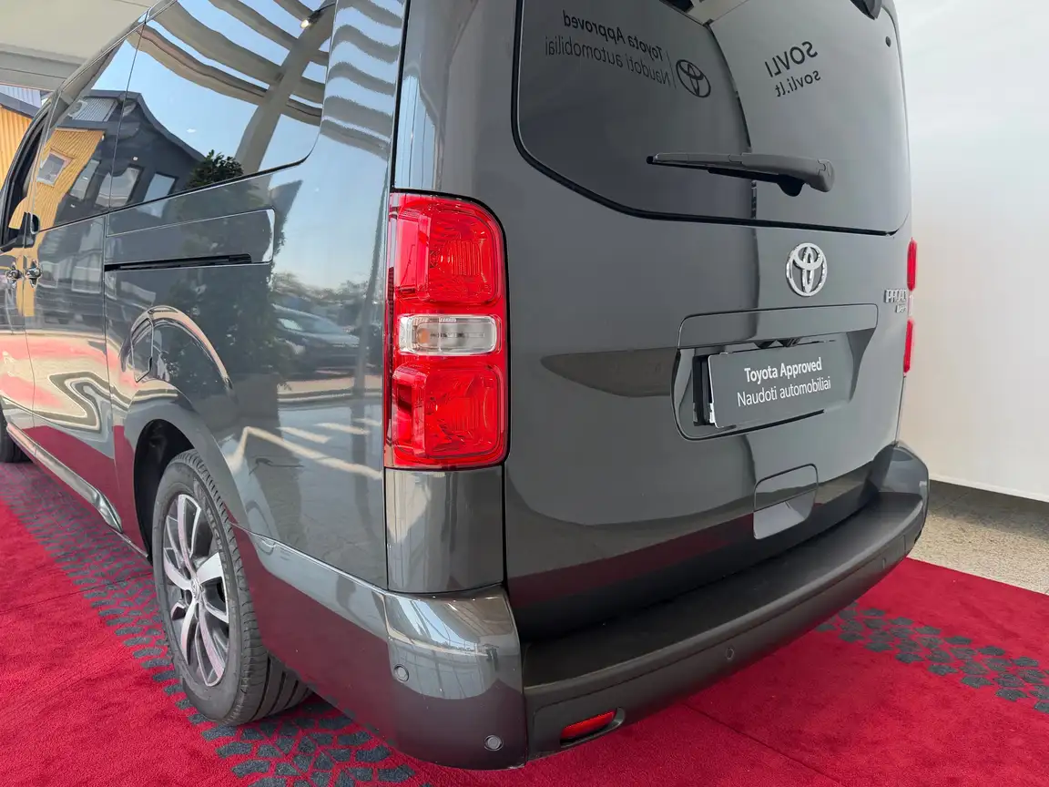 TOYOTA PROACE