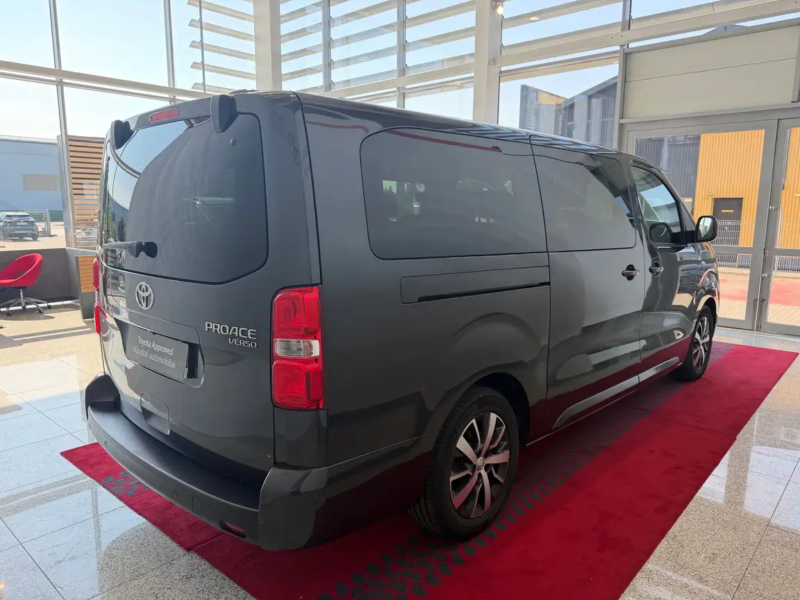 TOYOTA PROACE