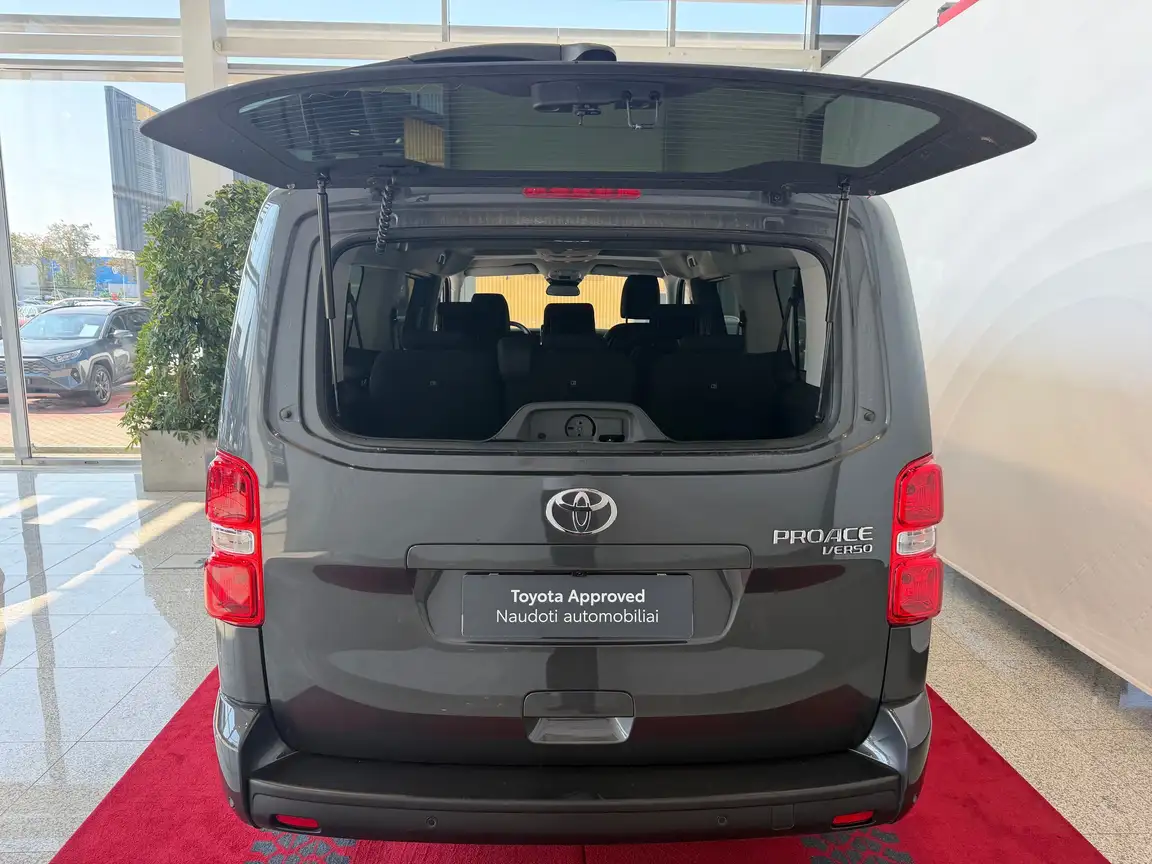 TOYOTA PROACE
