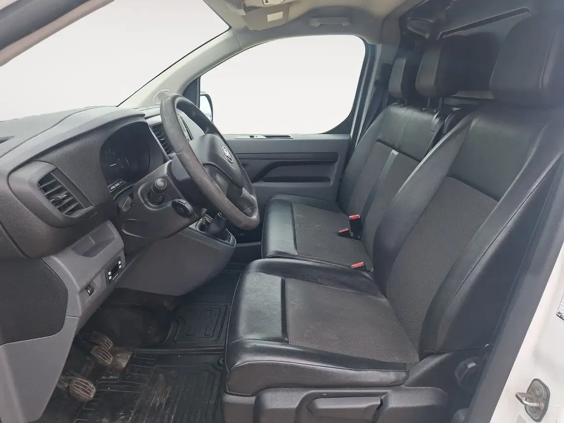 TOYOTA PROACE