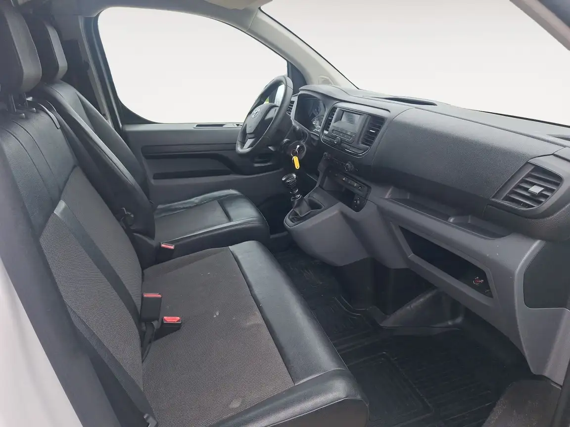 TOYOTA PROACE
