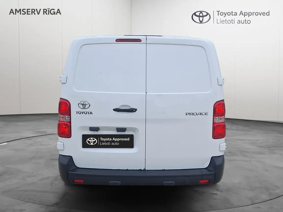 TOYOTA PROACE