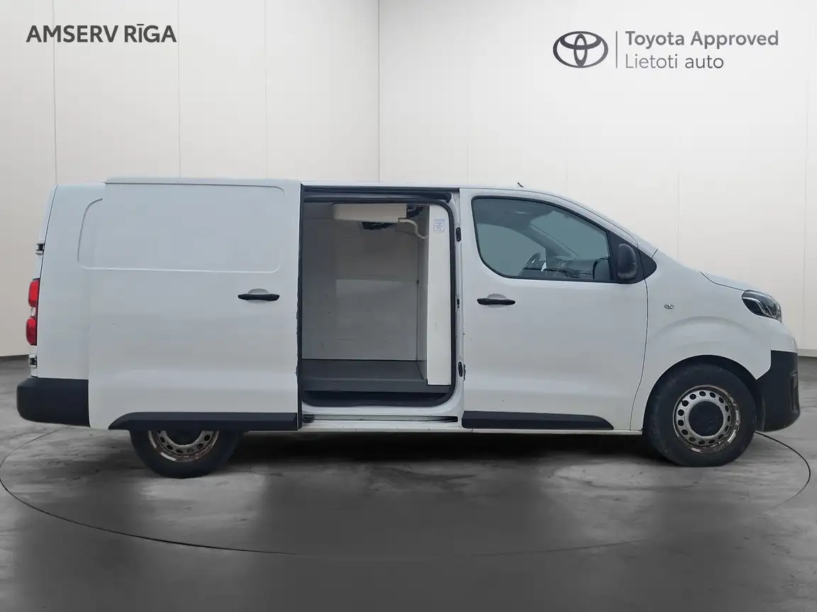 TOYOTA PROACE