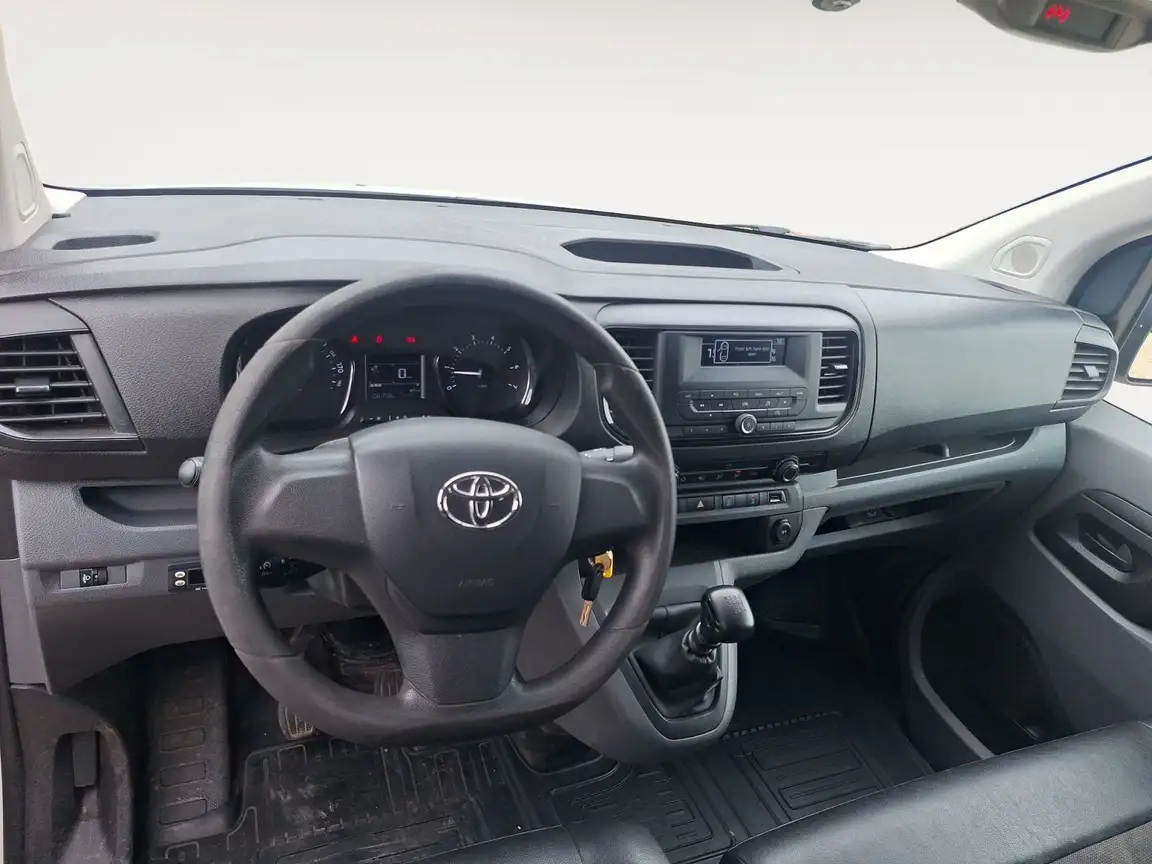TOYOTA PROACE