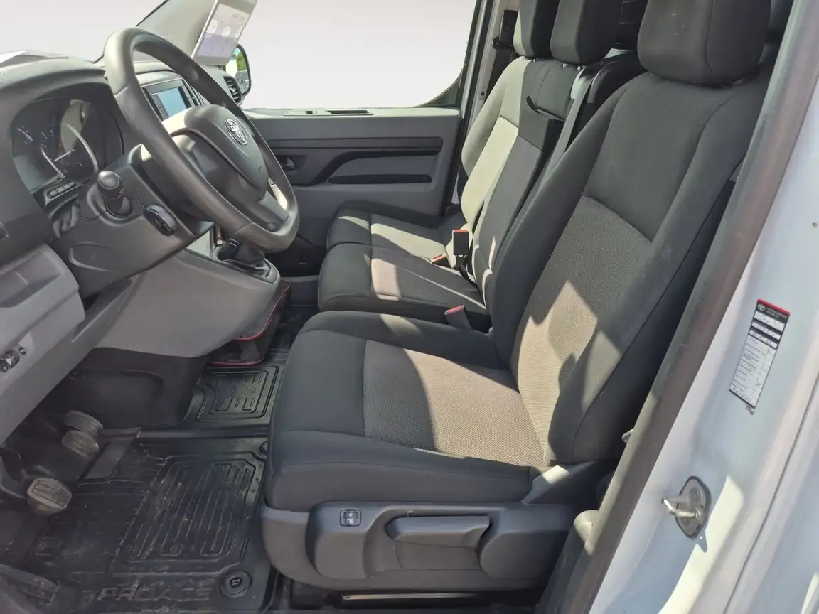 TOYOTA PROACE