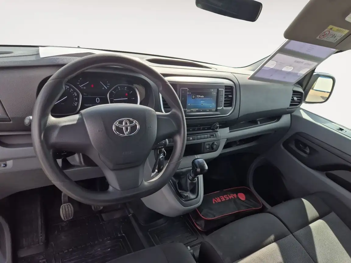 TOYOTA PROACE