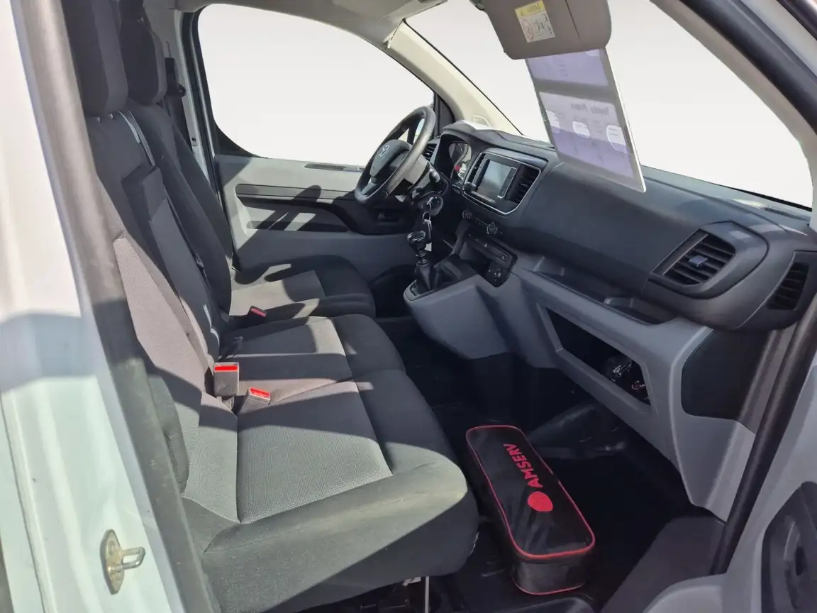 TOYOTA PROACE