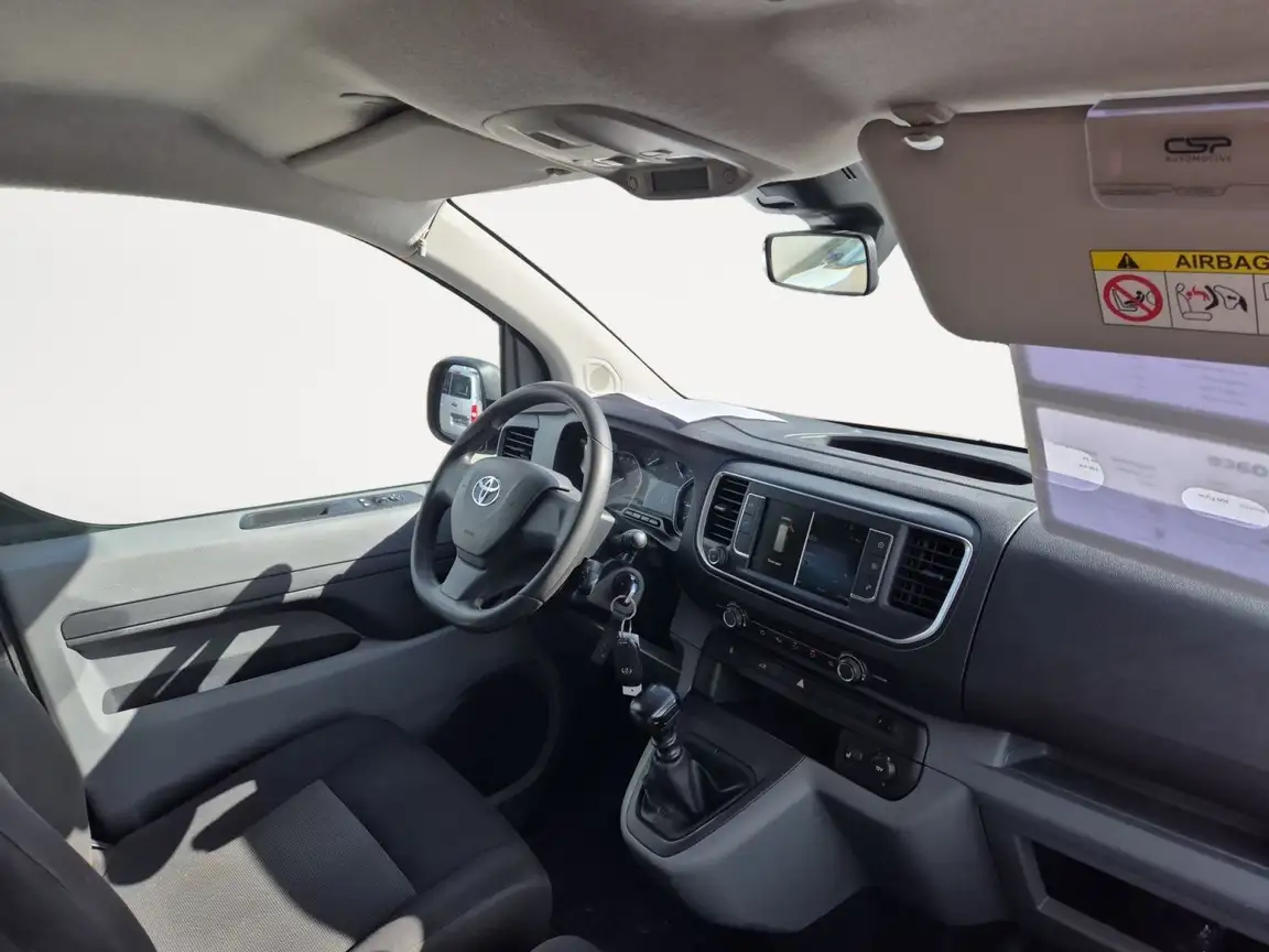 TOYOTA PROACE