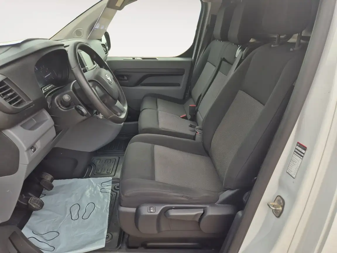 TOYOTA PROACE