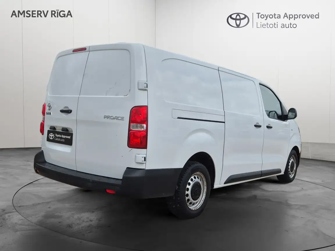 TOYOTA PROACE