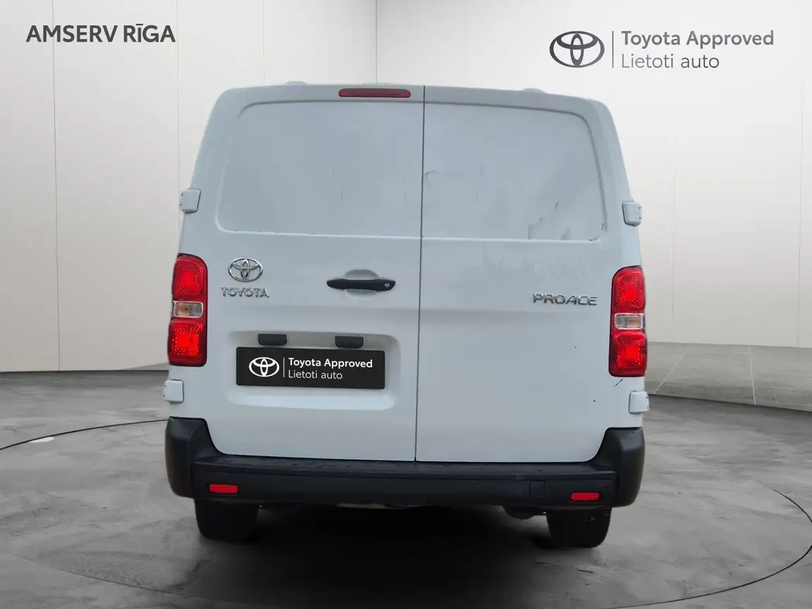 TOYOTA PROACE