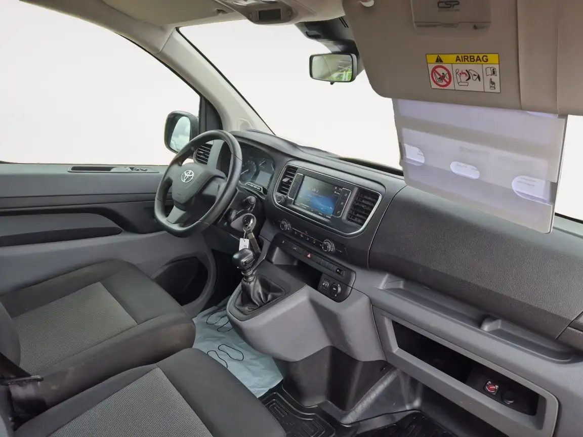TOYOTA PROACE