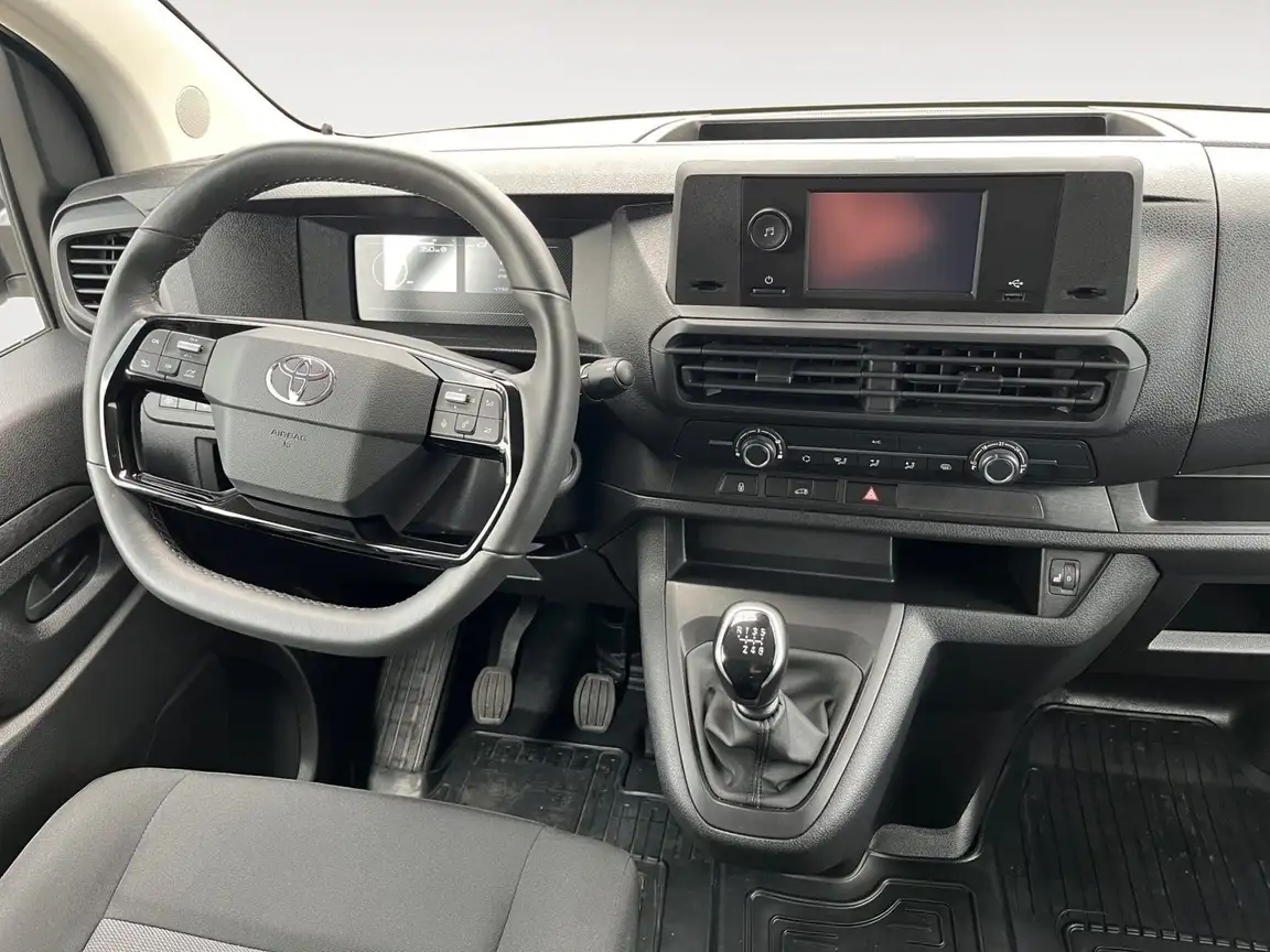 TOYOTA PROACE