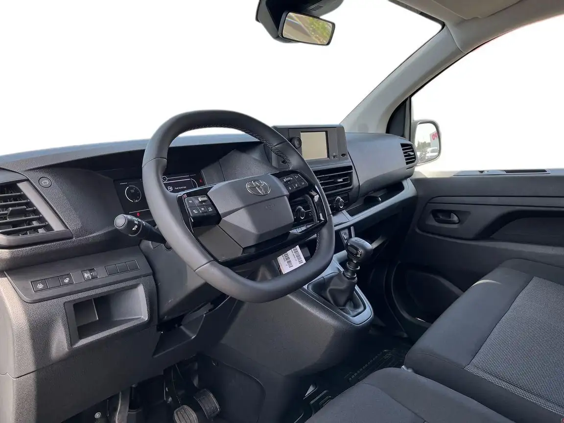 TOYOTA PROACE