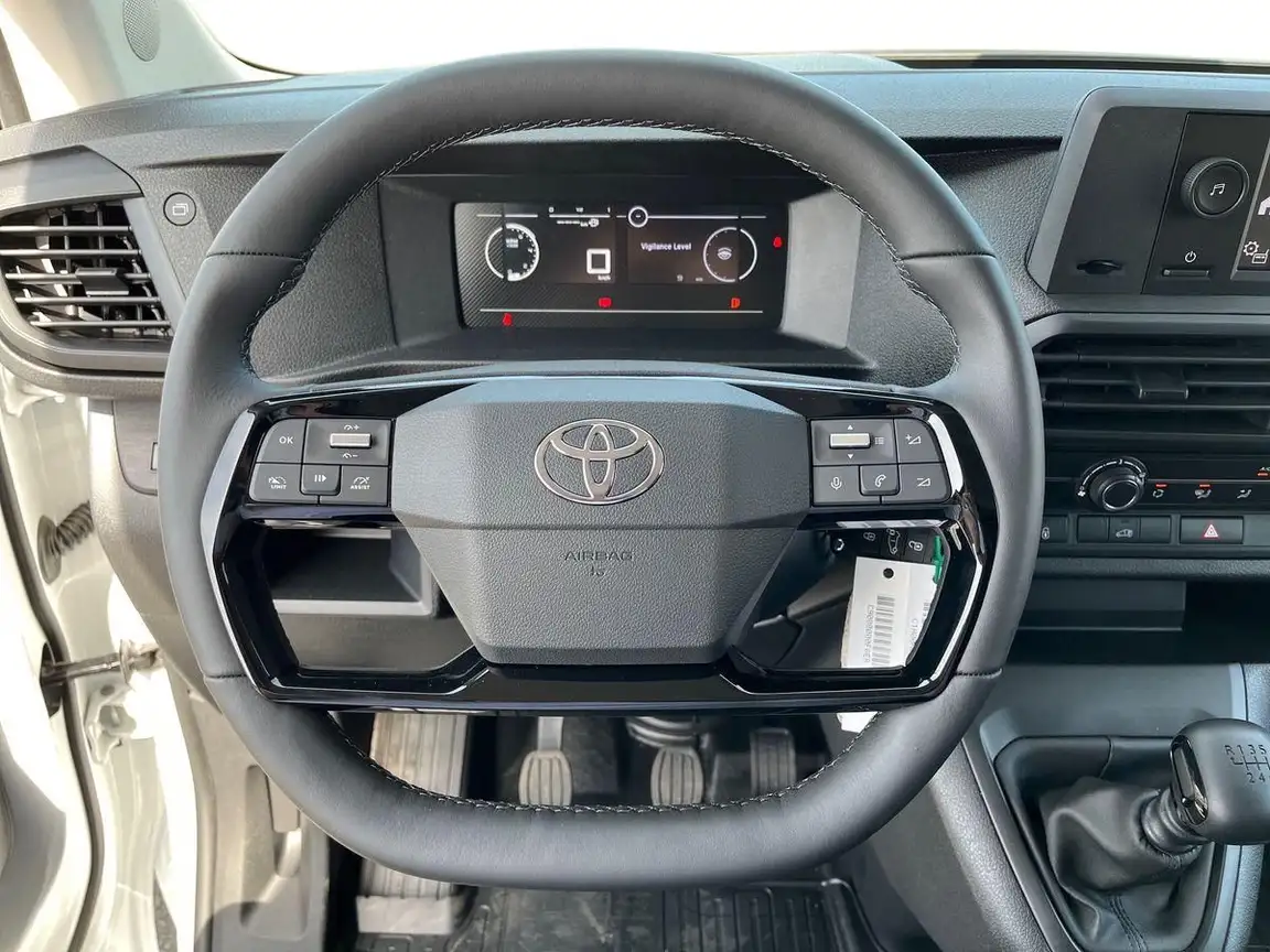 TOYOTA PROACE