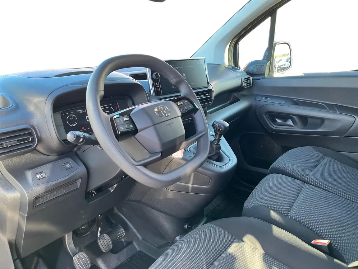 TOYOTA PROACE