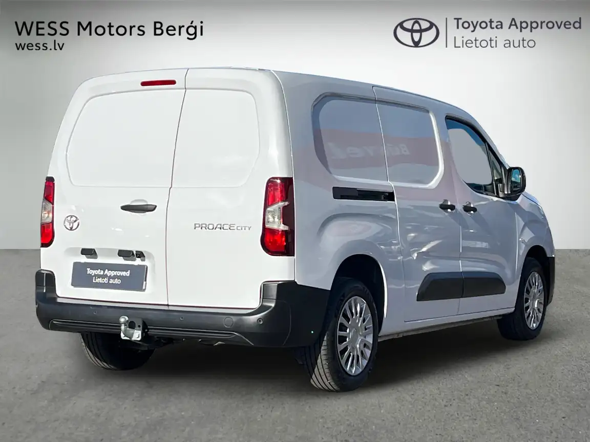 TOYOTA PROACE