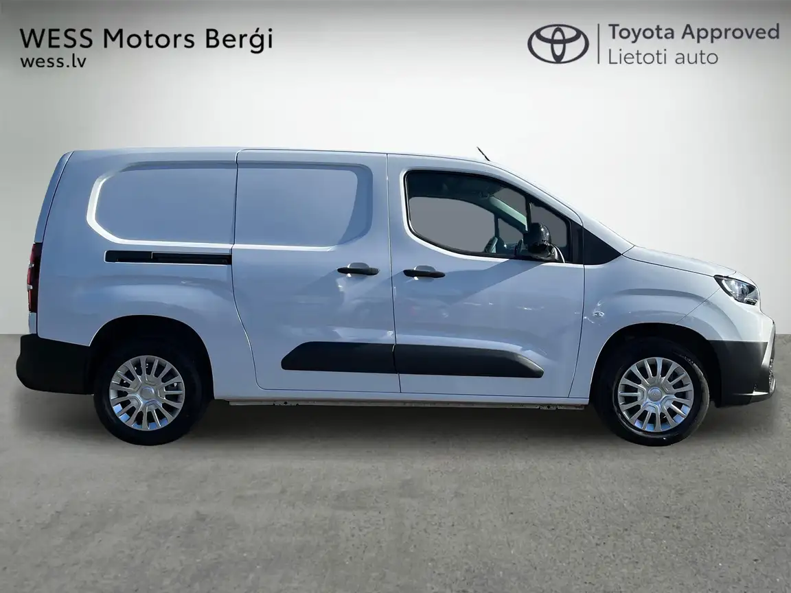 TOYOTA PROACE