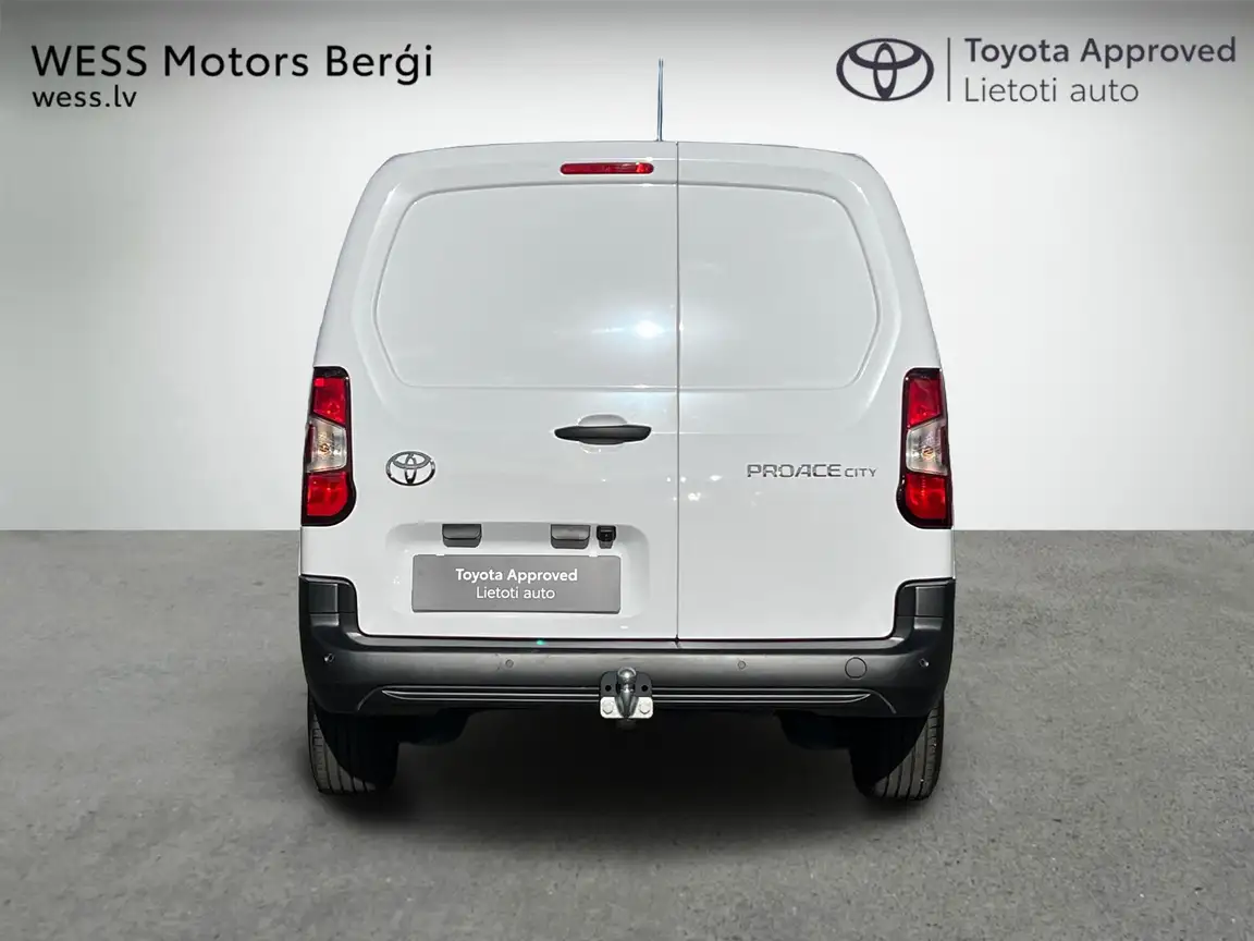 TOYOTA PROACE