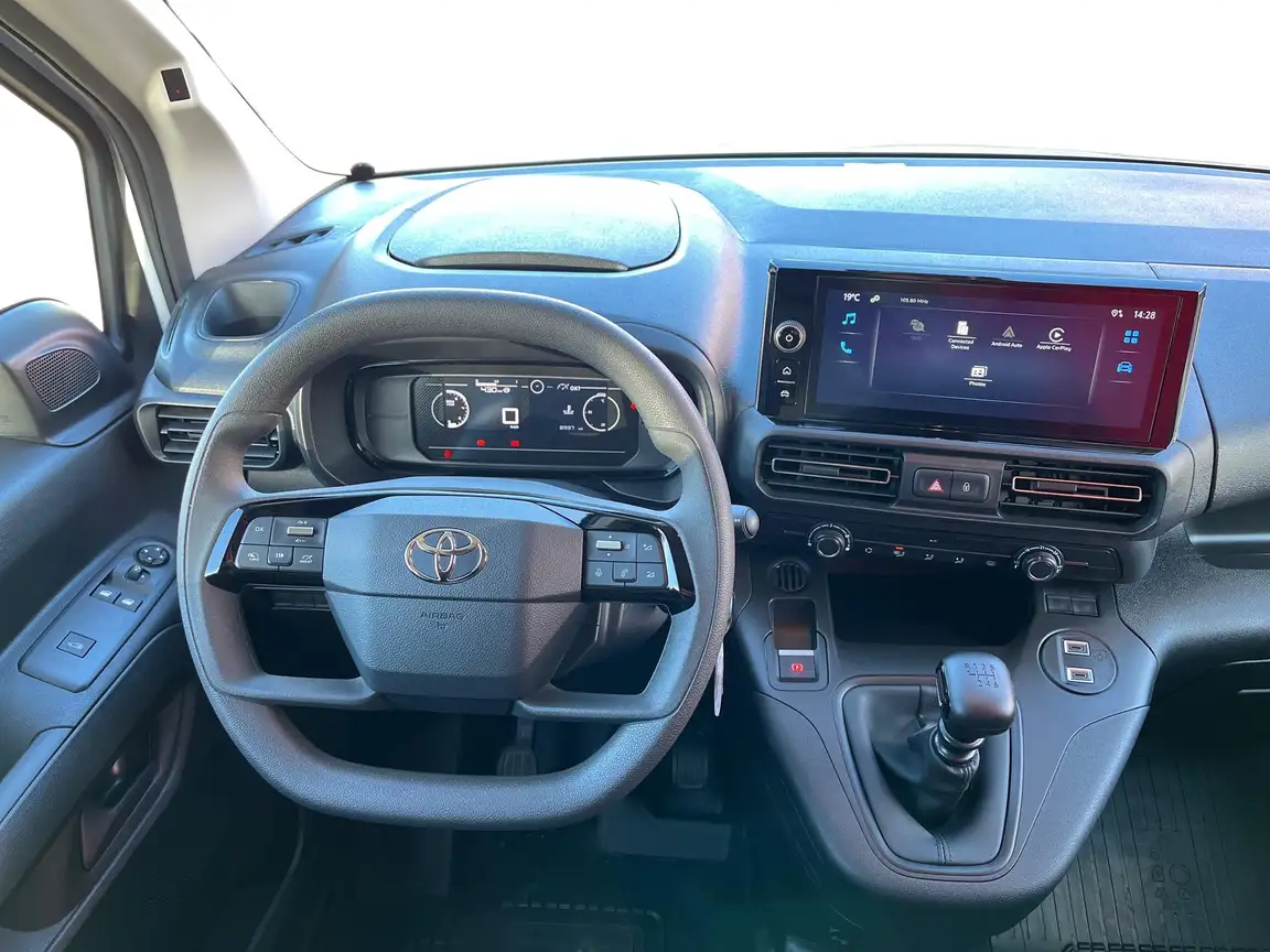 TOYOTA PROACE