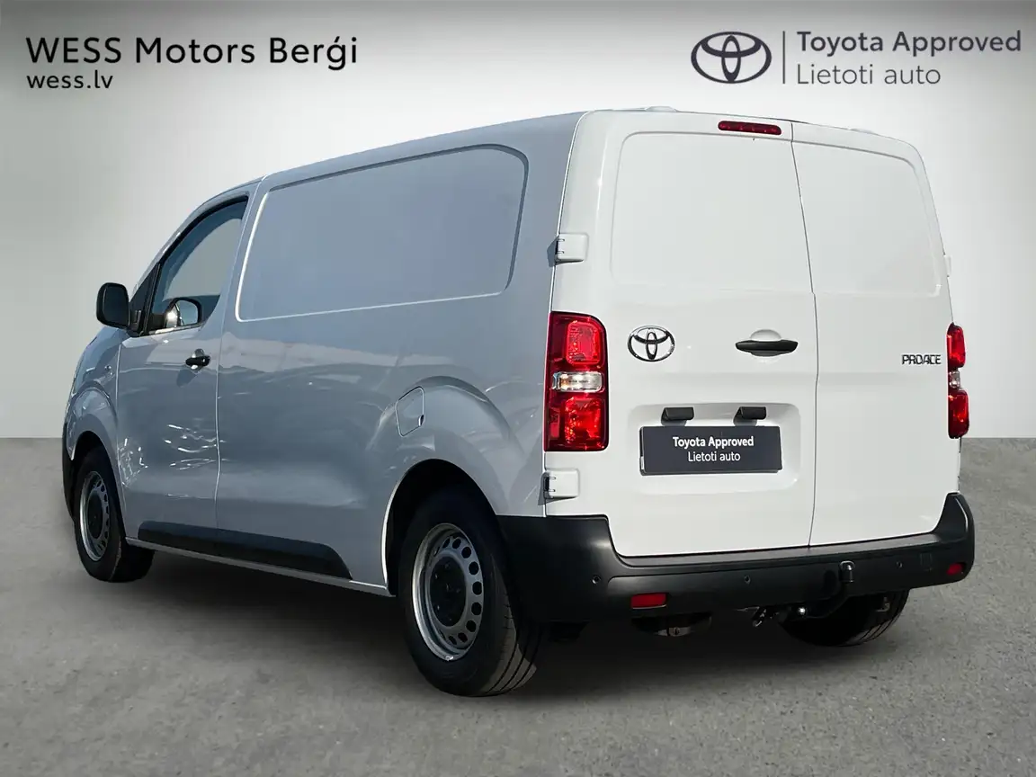 TOYOTA PROACE