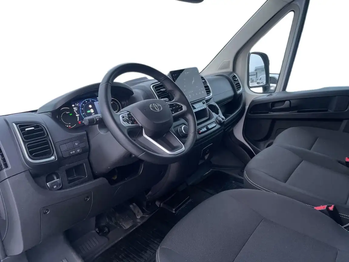 TOYOTA PROACE