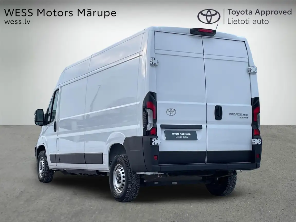 TOYOTA PROACE