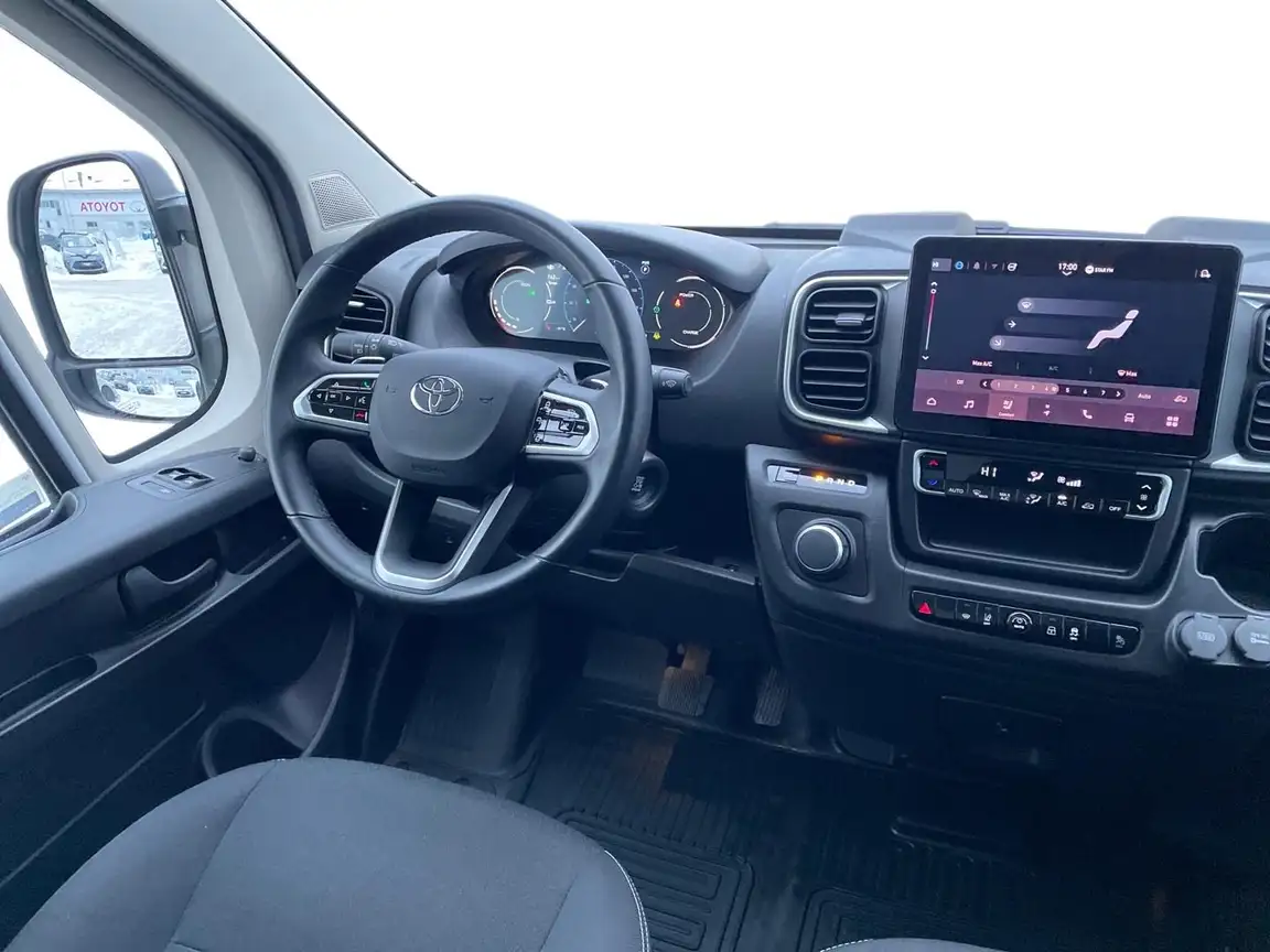 TOYOTA PROACE