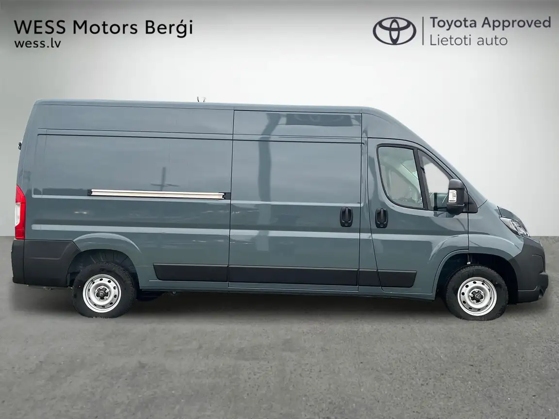 TOYOTA PROACE