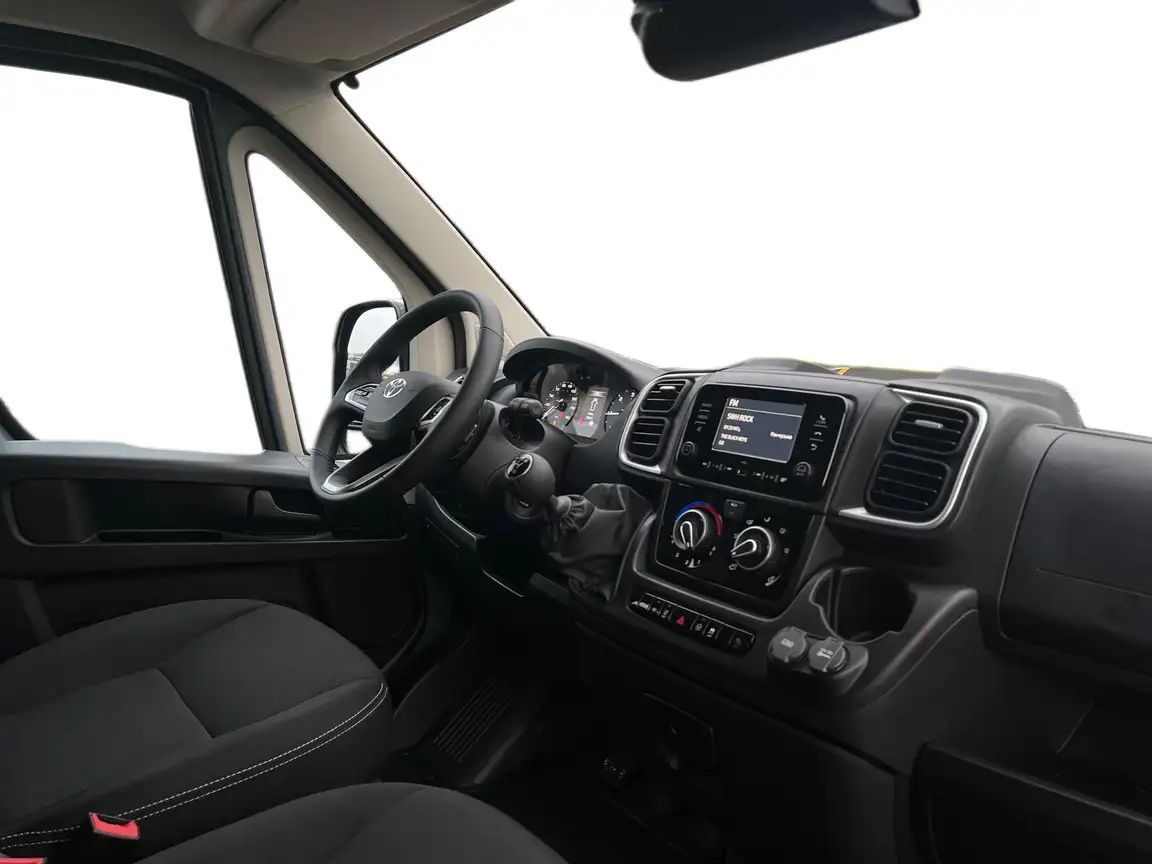 TOYOTA PROACE