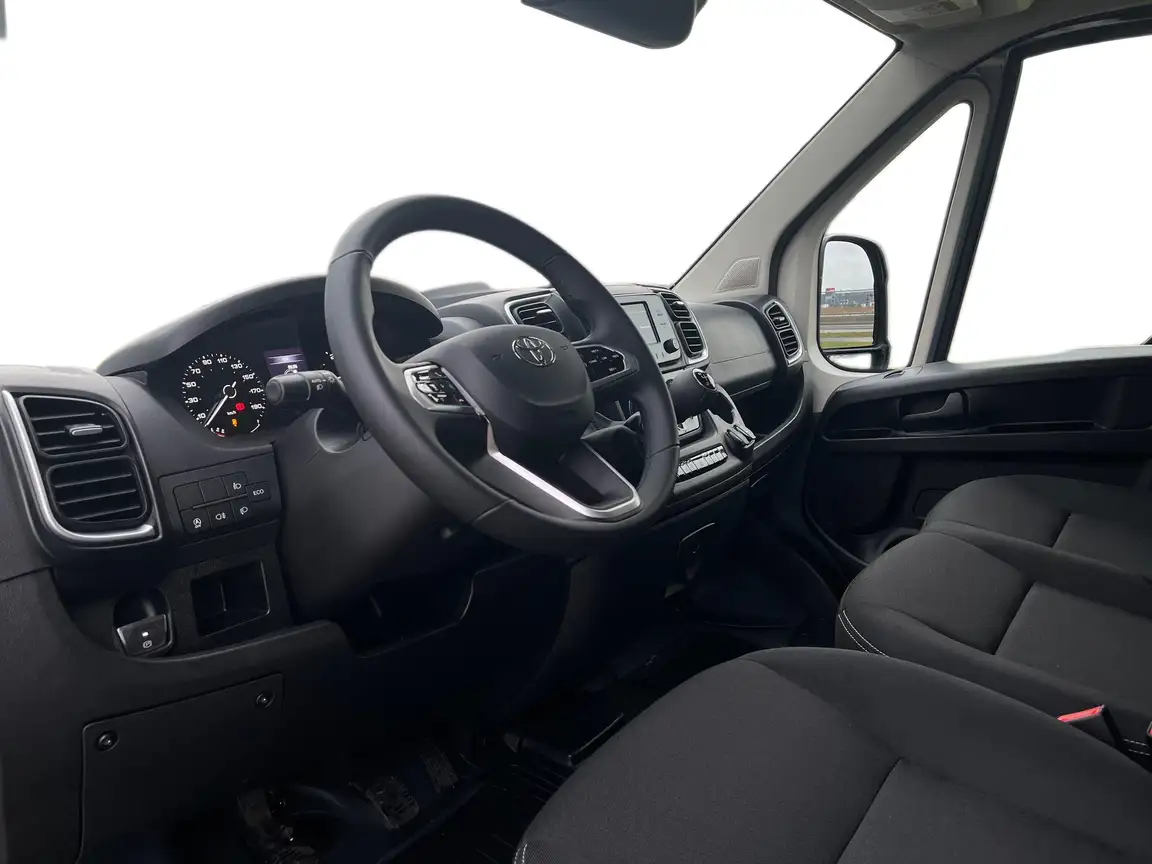 TOYOTA PROACE