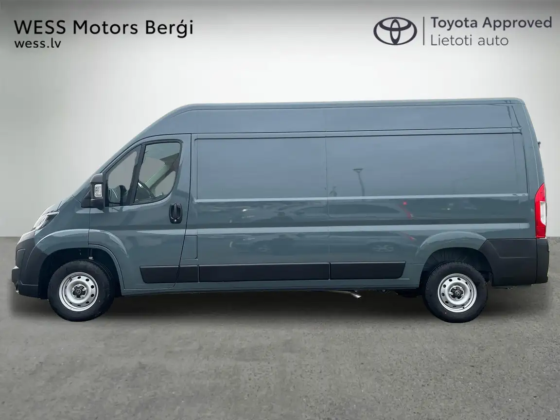 TOYOTA PROACE