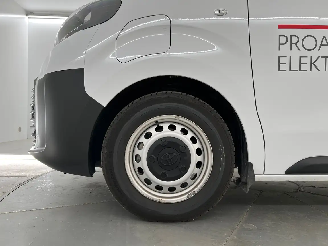 TOYOTA PROACE