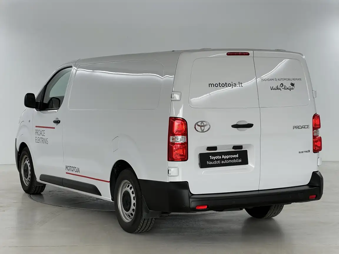 TOYOTA PROACE
