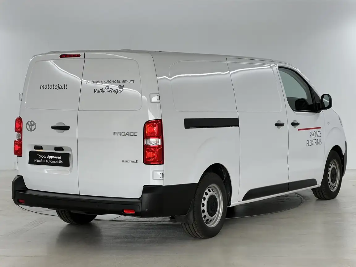 TOYOTA PROACE