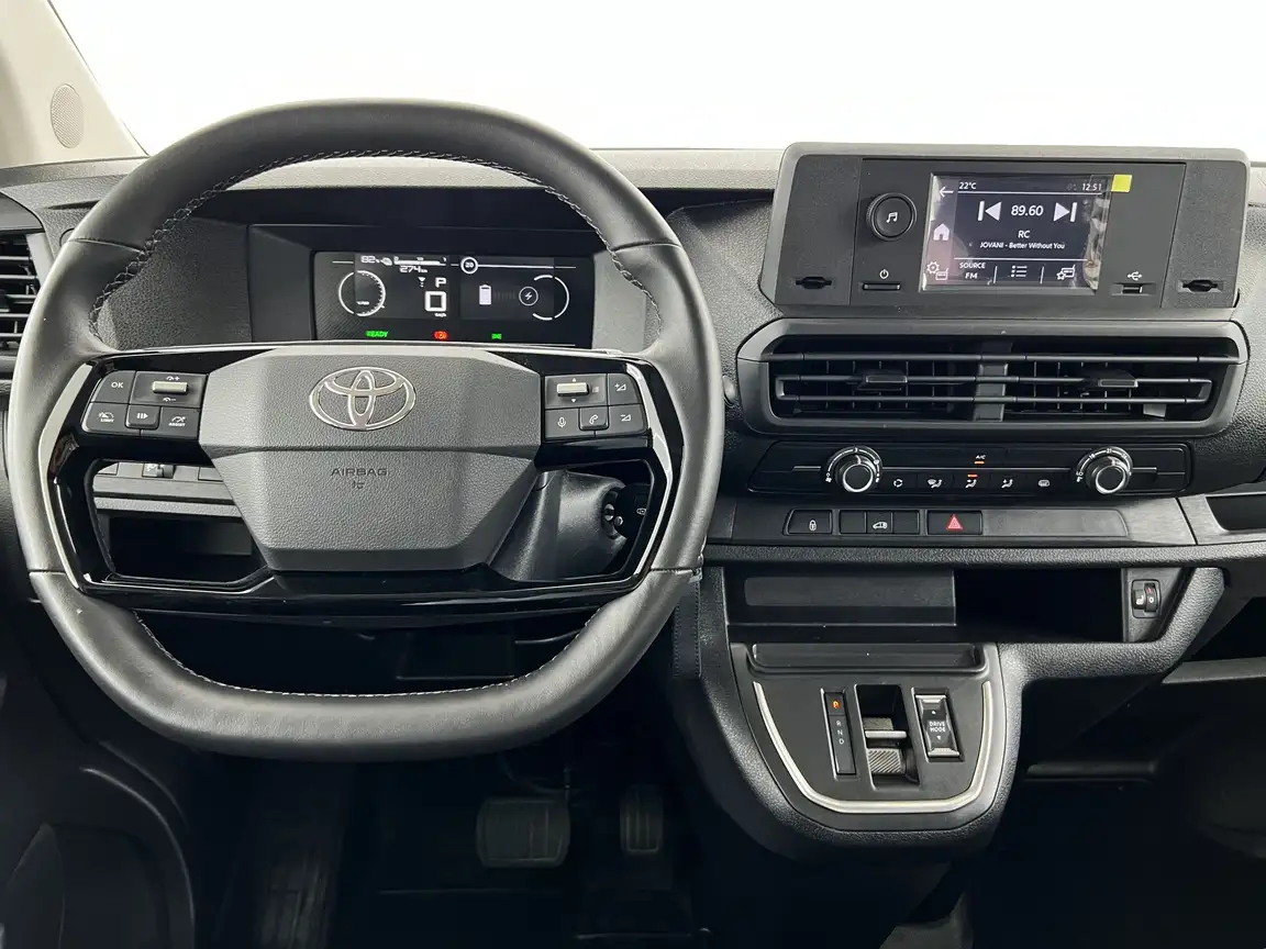 TOYOTA PROACE