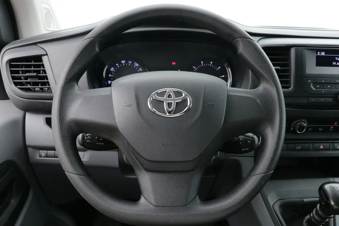 TOYOTA PROACE