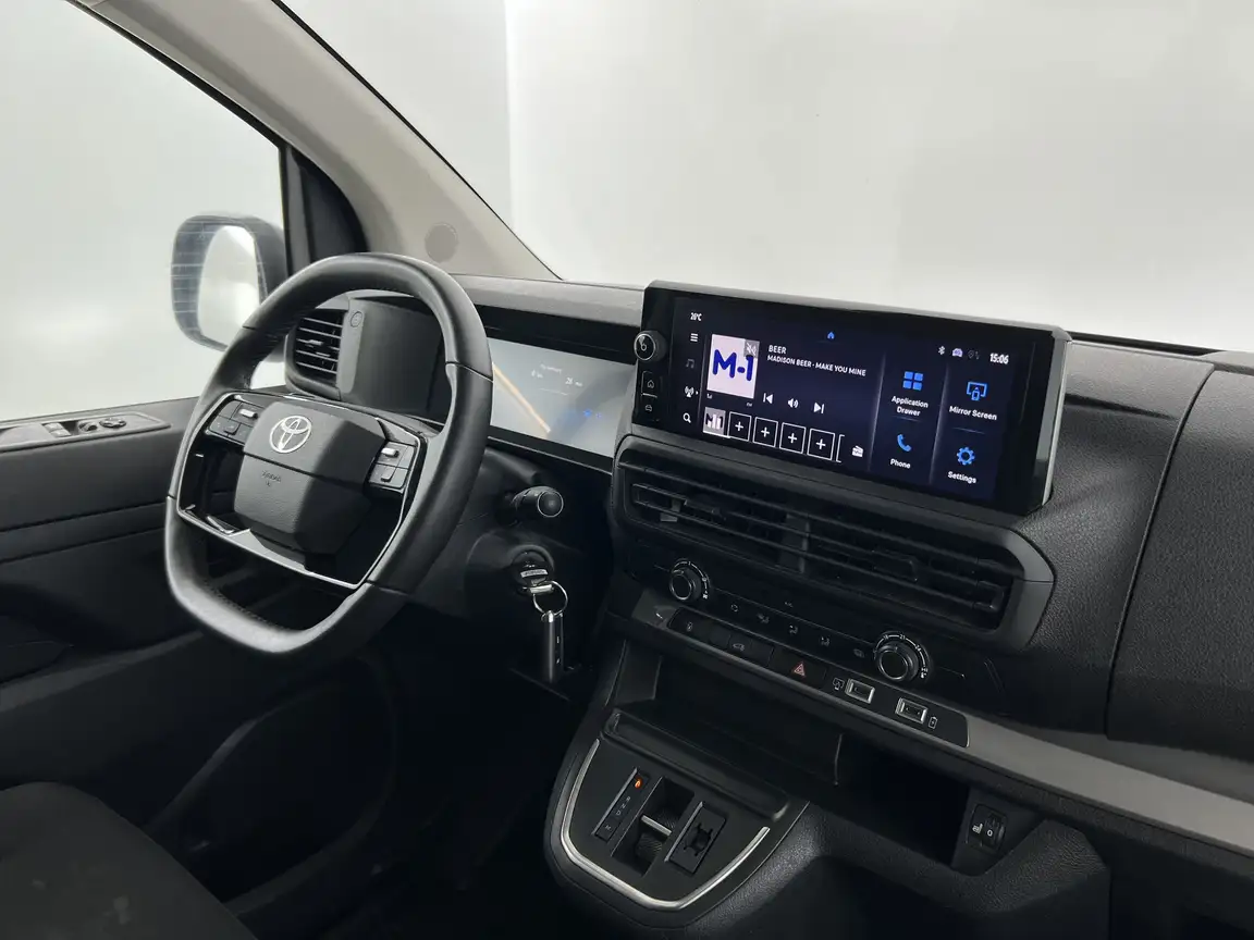 TOYOTA PROACE