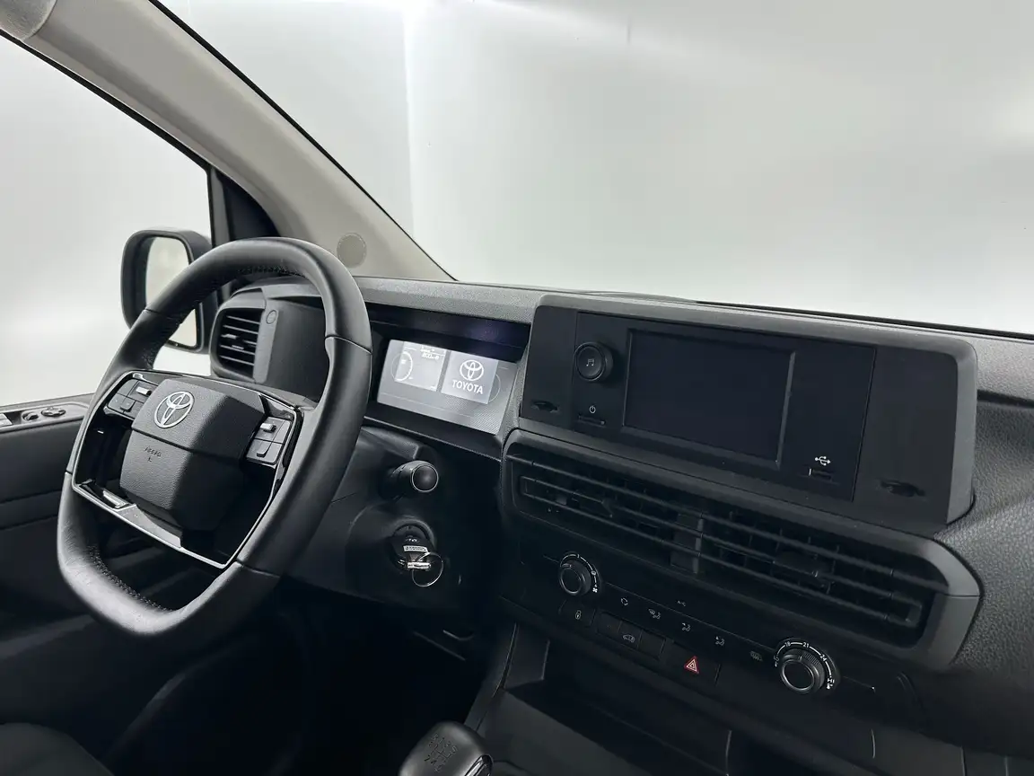TOYOTA PROACE