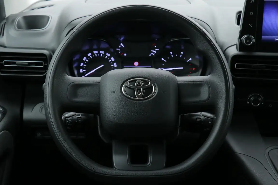 TOYOTA PROACE