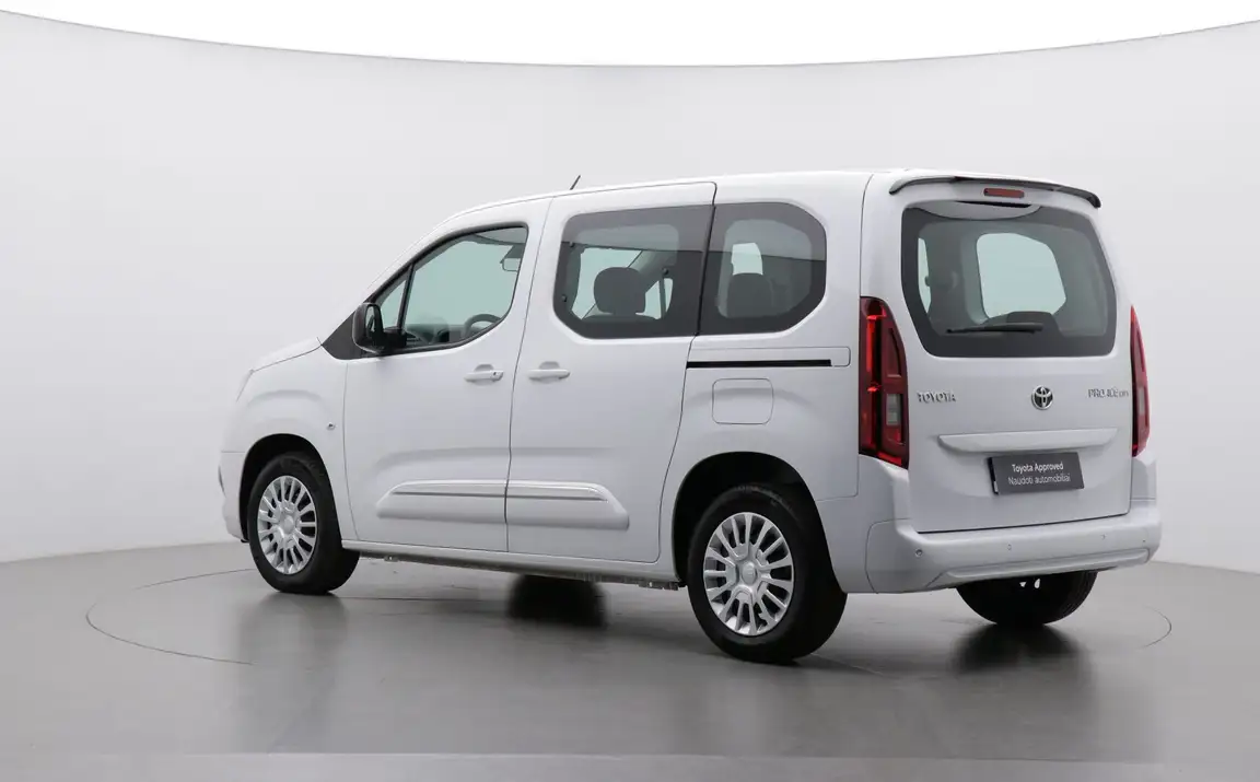 TOYOTA PROACE