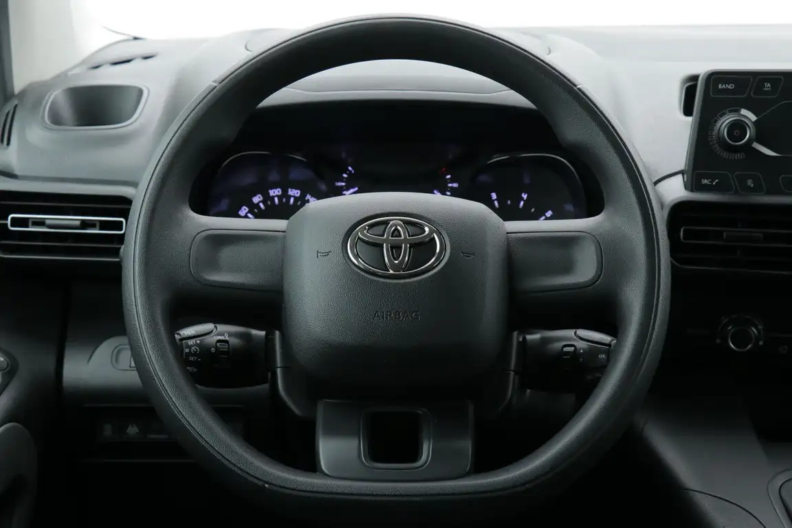 TOYOTA PROACE