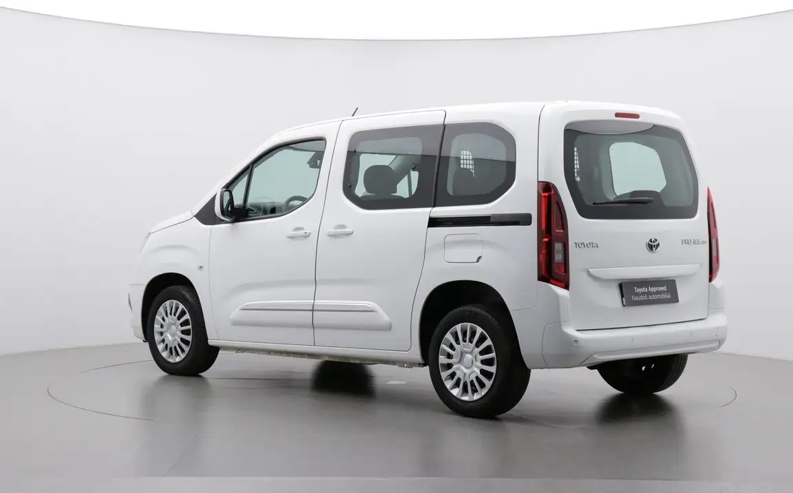 TOYOTA PROACE