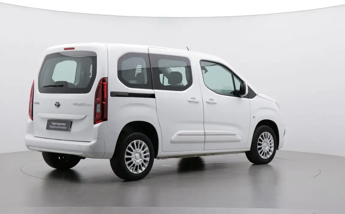 TOYOTA PROACE