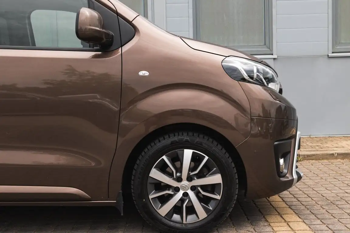 TOYOTA PROACE VERSO
