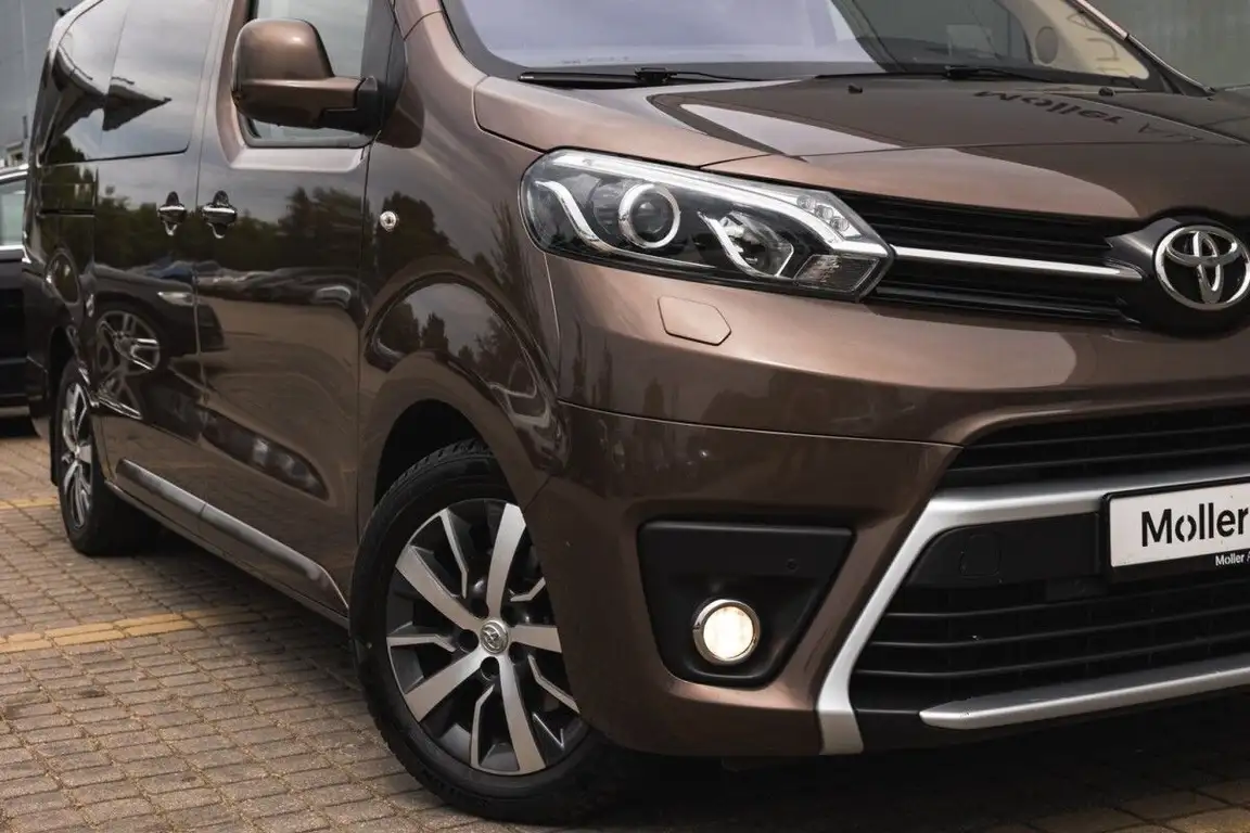 TOYOTA PROACE VERSO