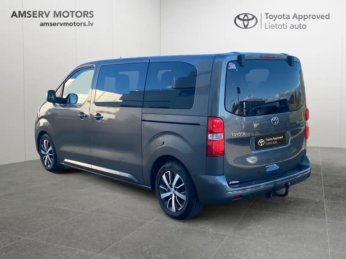 TOYOTA PROACE